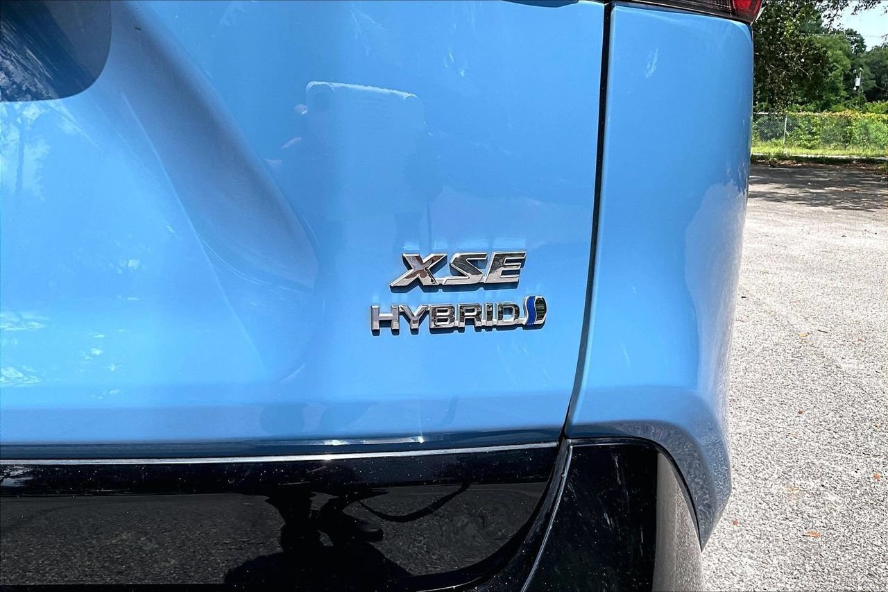 Used 2023 Toyota RAV4 XSE AWD/4WD image 21