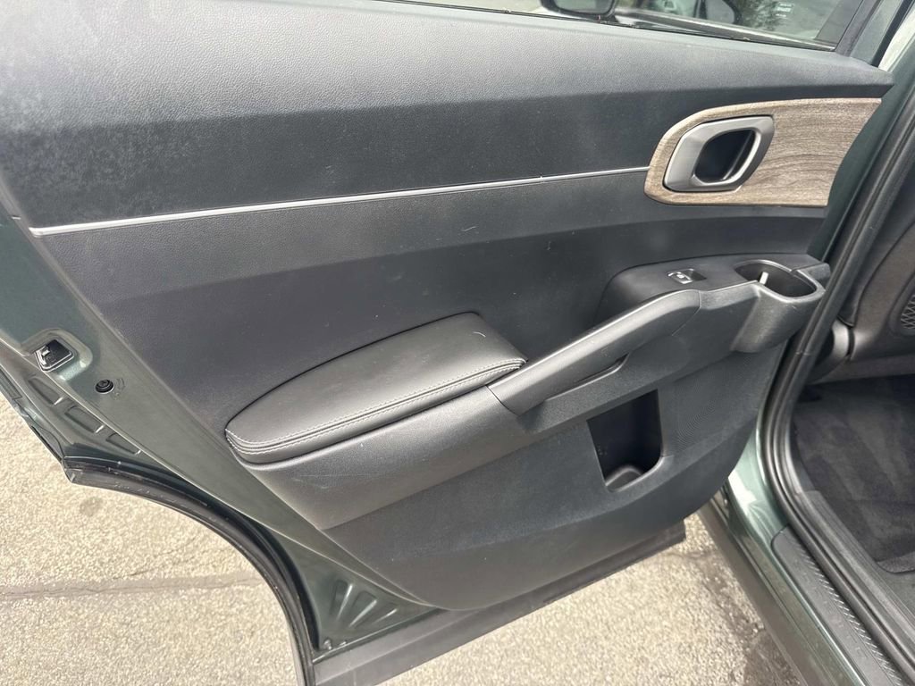 Used 2022 Kia Sorento S AWD/4WD image 17