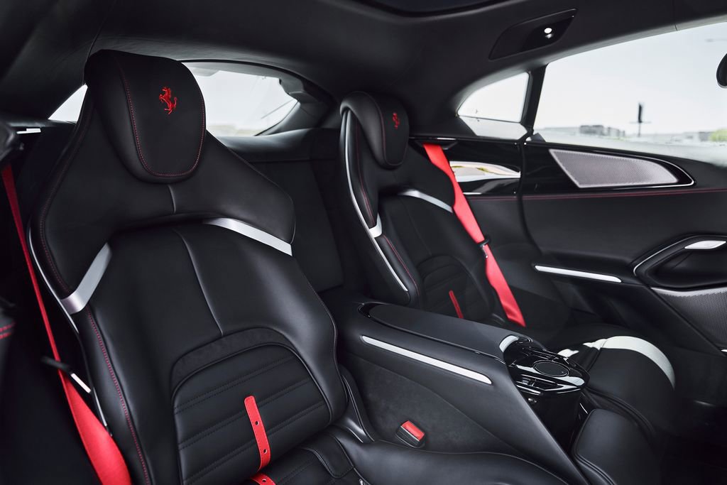 Used 2025 Ferrari Purosangue AWD/4WD image 56