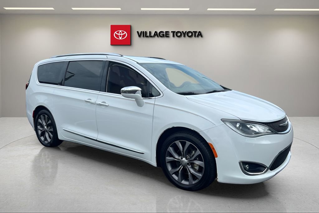 Used 2018 Chrysler Pacifica Limited FWD image 7