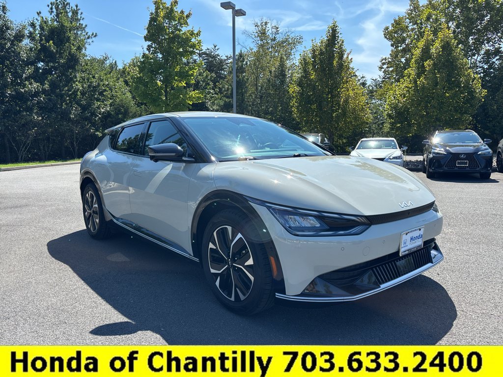 Used 2022 Kia EV6 Wind w/ Wind Technology Package AWD/4WD image 1