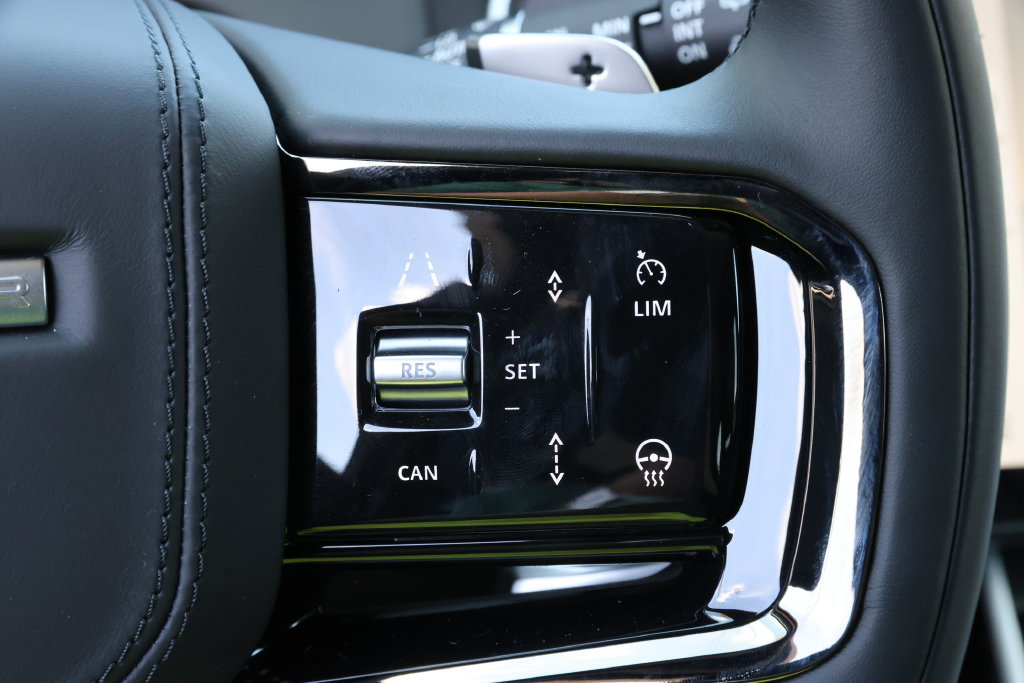 New 2026 Land Rover Range Rover Velar S AWD/4WD image 18