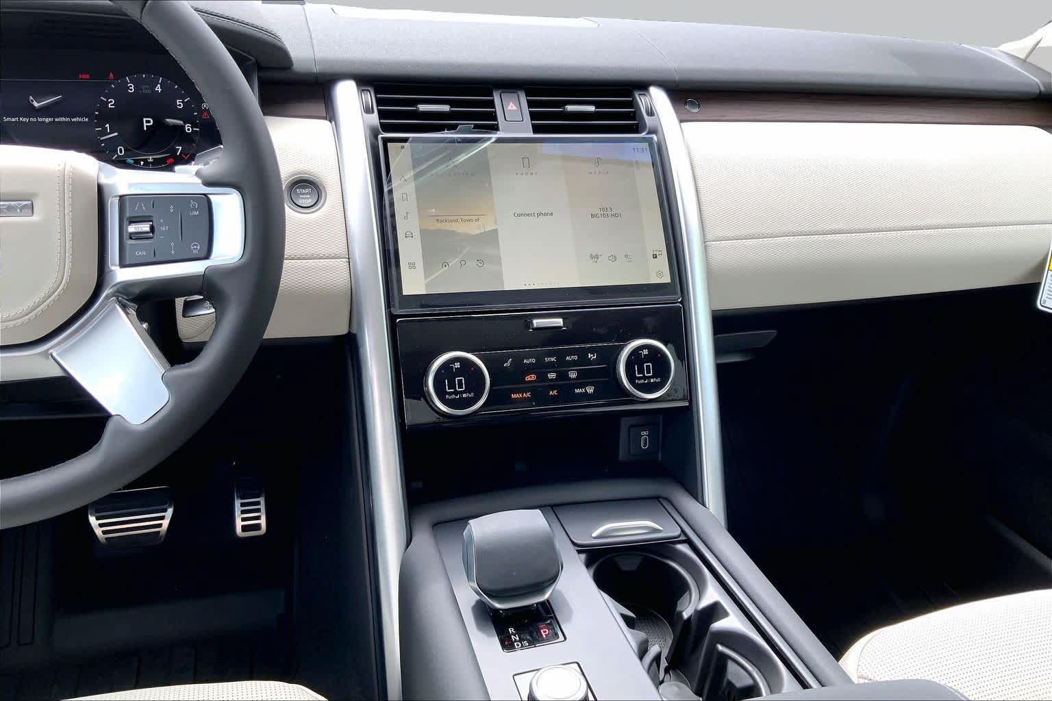 New 2026 Land Rover Discovery Dynamic SE AWD/4WD image 8