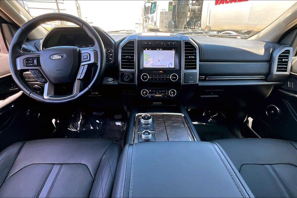 Used 2019 Ford Expedition Platinum AWD/4WD image 16