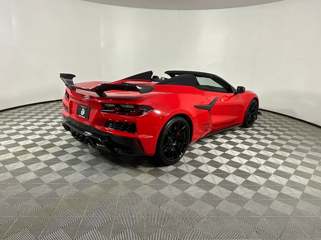Used 2025 Chevrolet Corvette Z06 w/ Z07 Performance Package RWD image 5