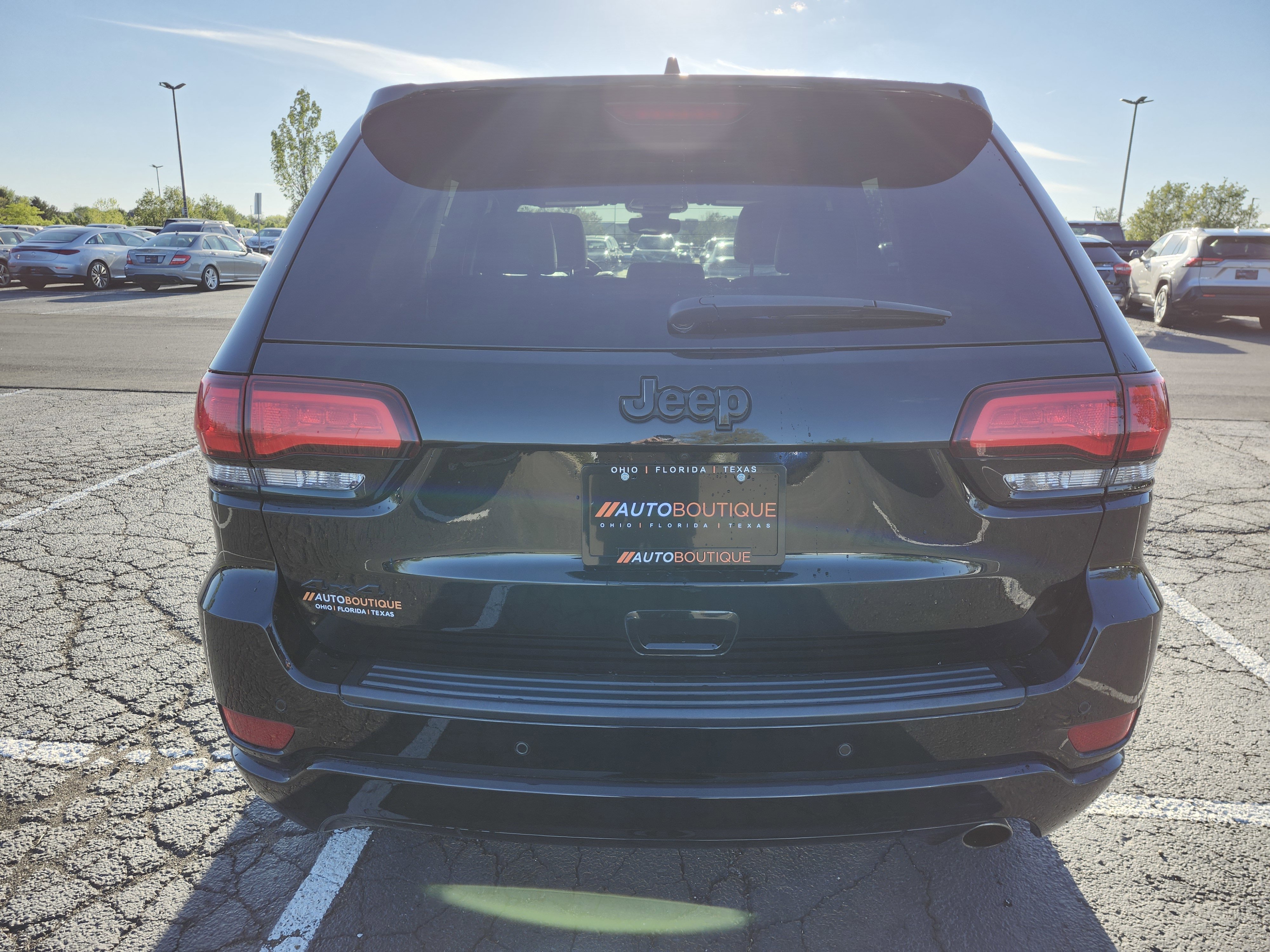 Used 2019 Jeep Grand Cherokee Altitude AWD/4WD image 17