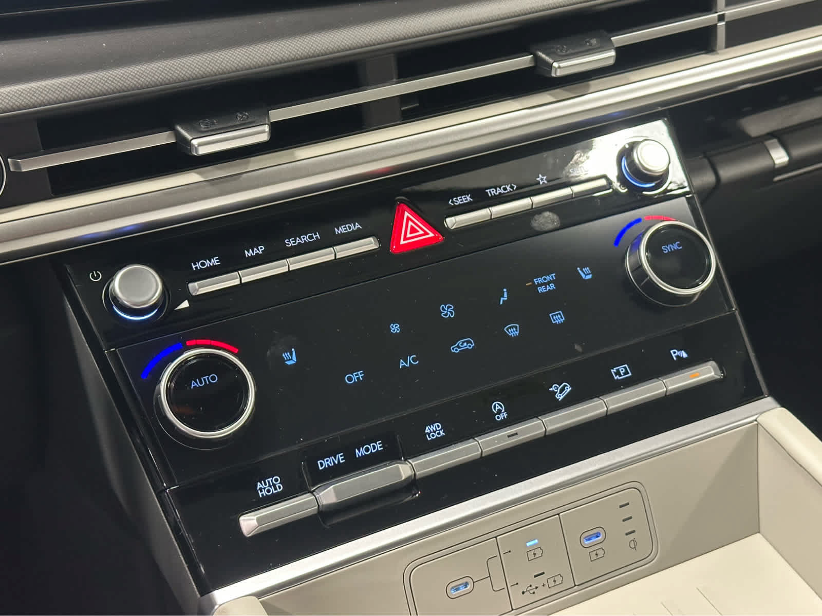 New 2026 Hyundai Santa Fe SEL FWD image 18