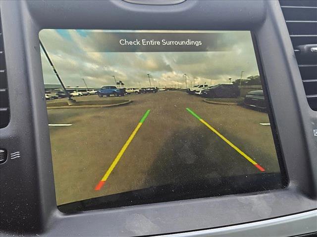 Used 2022 Chrysler 300 Touring L image 10