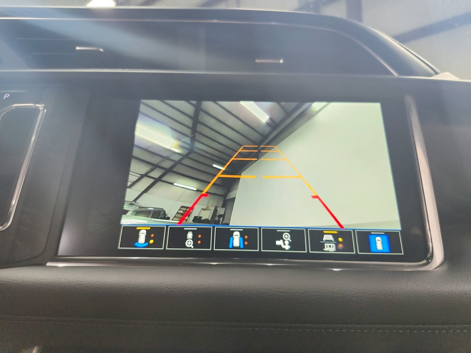 Used 2023 GMC Yukon XL Denali RWD image 33