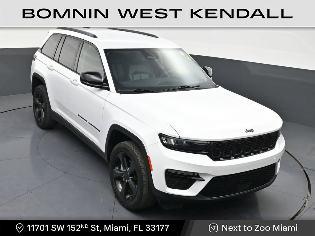 Used 2024 Jeep Grand Cherokee Limited w/ Black Appearance Package image 19