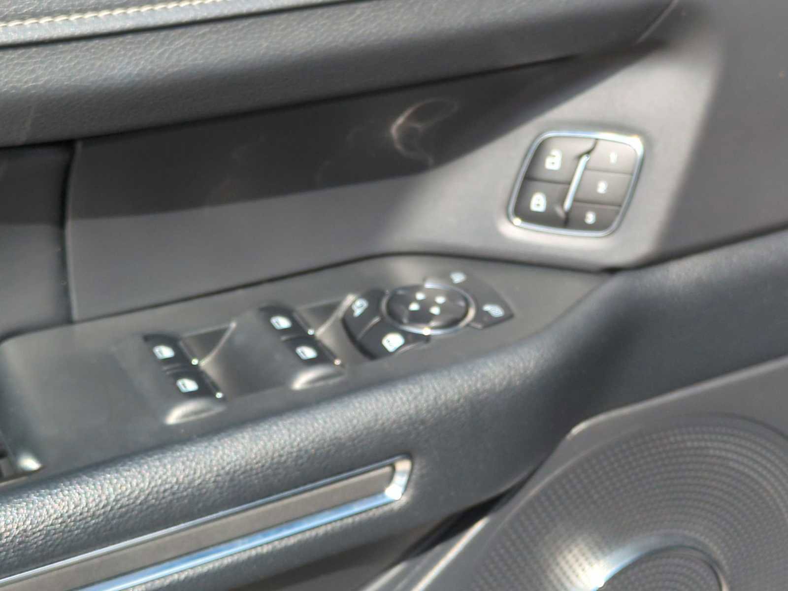 Used 2024 Ford Expedition XLT RWD image 23