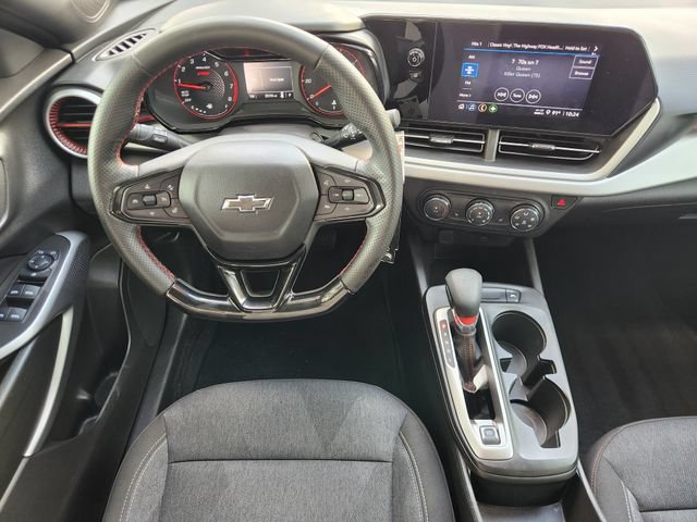 Used 2024 Chevrolet Trax RS FWD image 27