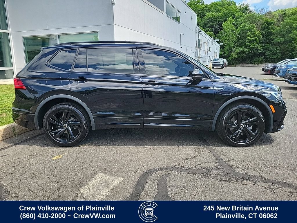 Certified 2024 Volkswagen Tiguan SE R-Line AWD/4WD image 33