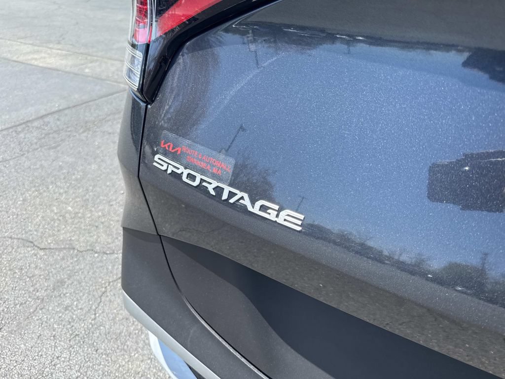Used 2024 Kia Sportage EX AWD/4WD image 5