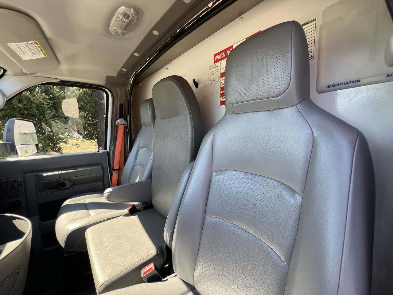 Used 2017 Ford E-350 and Econoline 350 Super Duty image 15