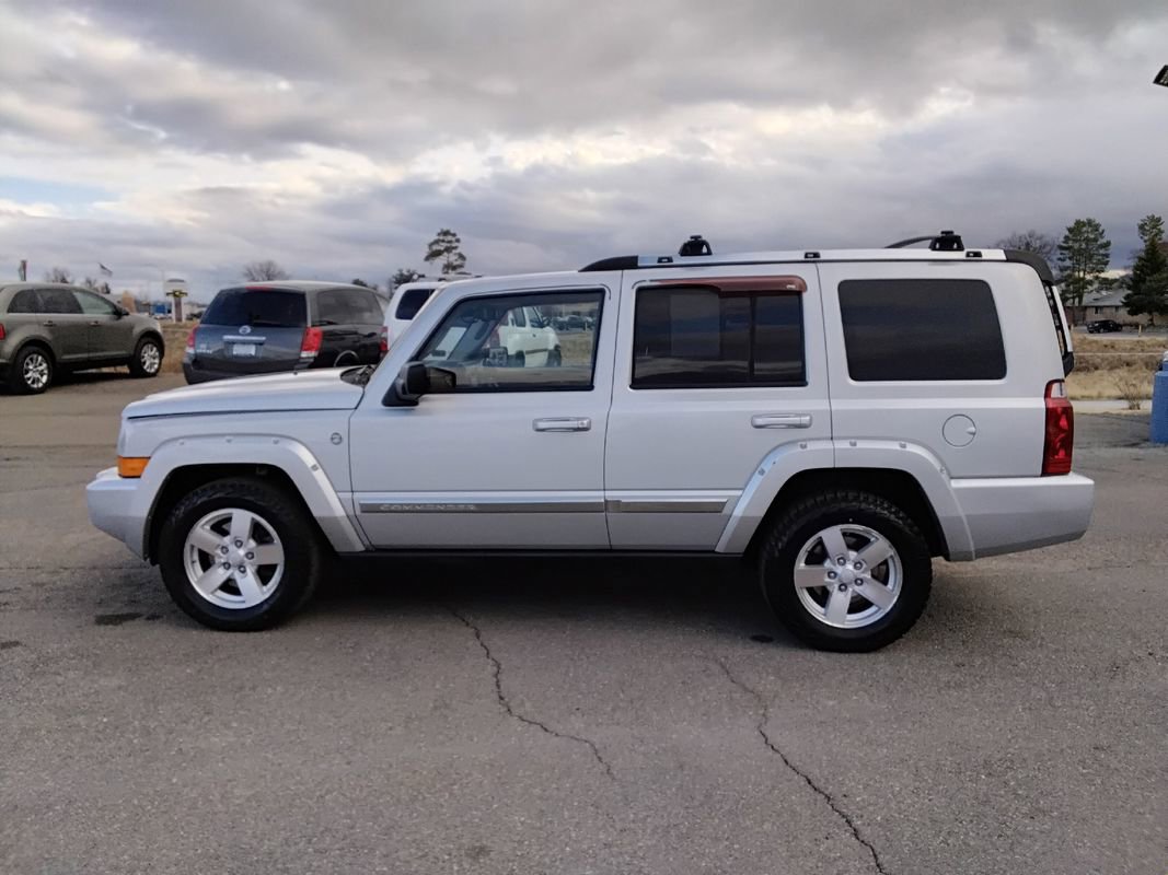 Used 2006 Jeep Commander Limited w/ Trailer Tow Group IV image 8