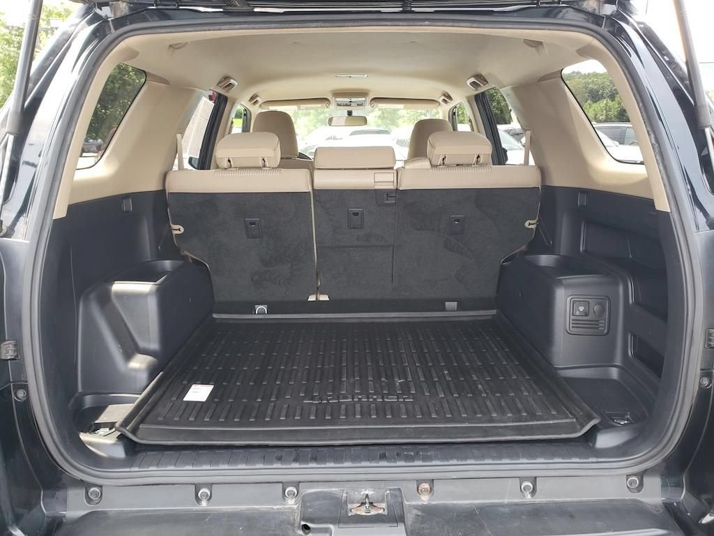 Used 2017 Toyota 4Runner SR5 AWD/4WD image 9