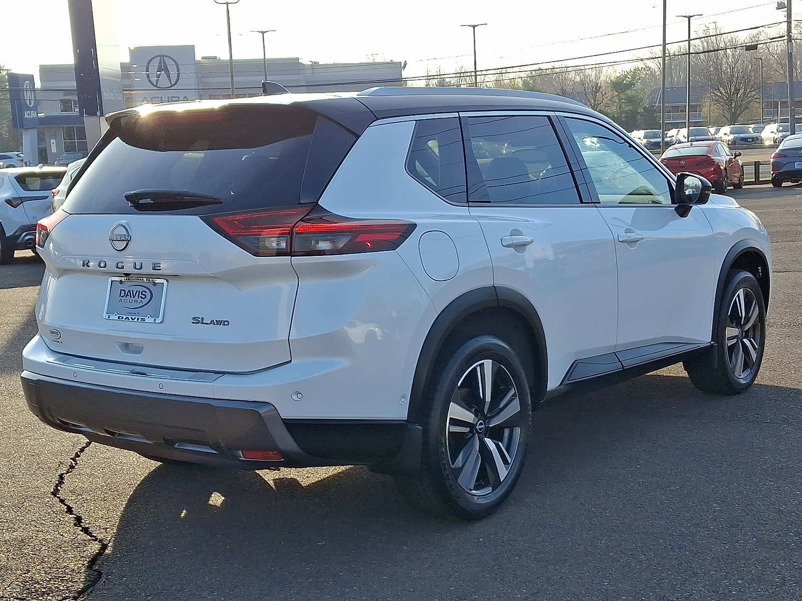 Used 2024 Nissan Rogue SL w/ SL Premium Package image 4