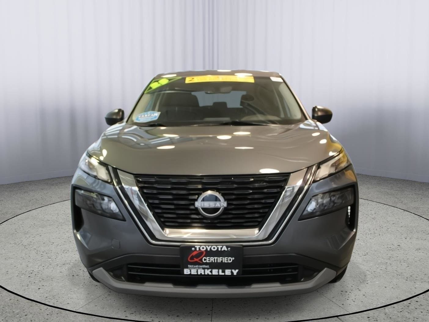 Used 2023 Nissan Rogue S image 3