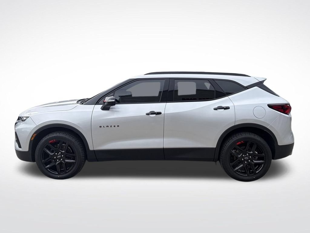 Used 2022 Chevrolet Blazer LT w/ Redline Edition FWD image 2