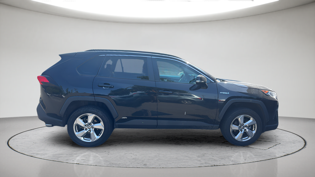 Used 2021 Toyota RAV4 XLE Premium AWD/4WD image 4