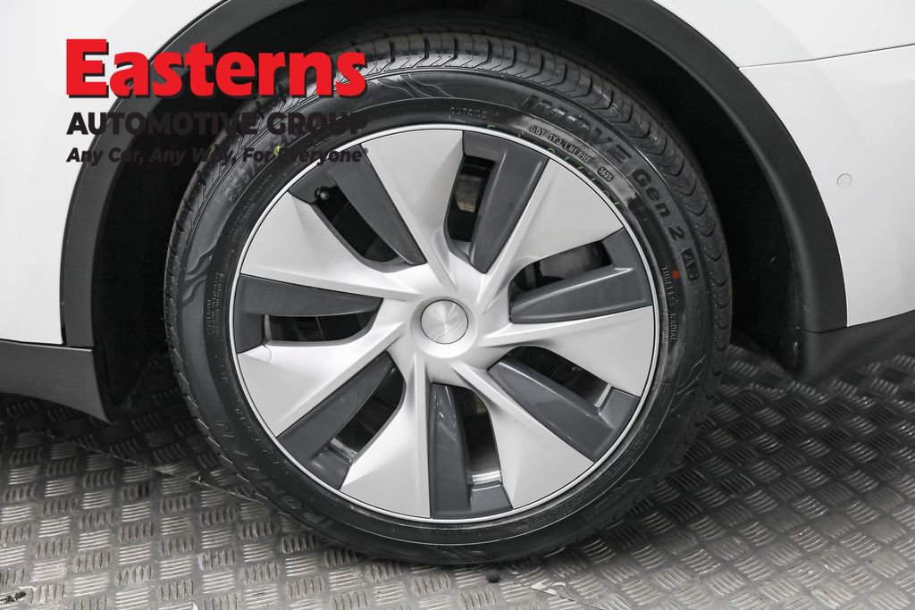 Used 2021 Tesla Model Y Long Range image 8