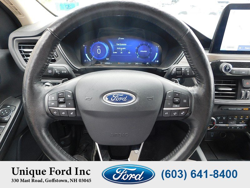 Used 2020 Ford Escape Titanium AWD/4WD image 16