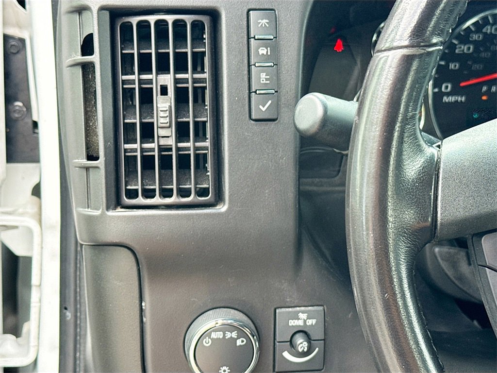 Used 2022 Chevrolet Express 2500 w/ Driver Convenience Package image 10