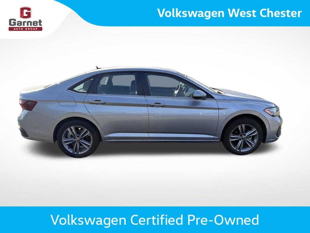 Certified 2023 Volkswagen Jetta SE FWD image 7