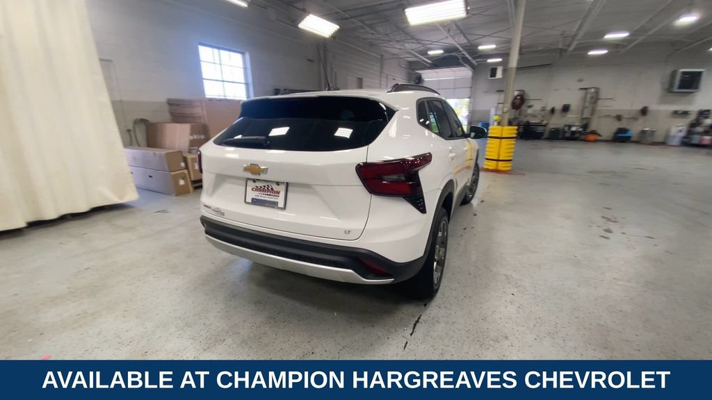 Used 2024 Chevrolet Trax LT w/ Driver Confidence Package FWD image 10
