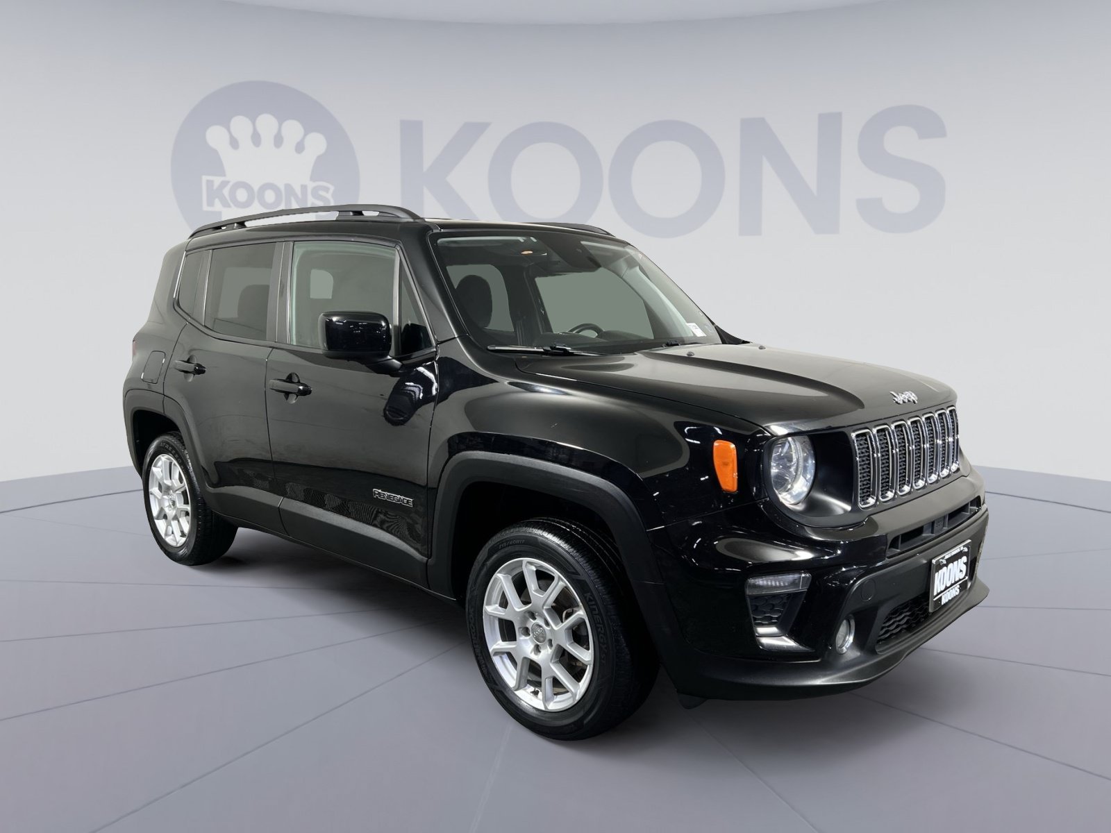 Used 2020 Jeep Renegade Latitude AWD/4WD image 2