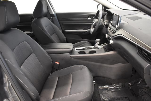 Used 2025 Nissan Altima 2.5 SV FWD image 19