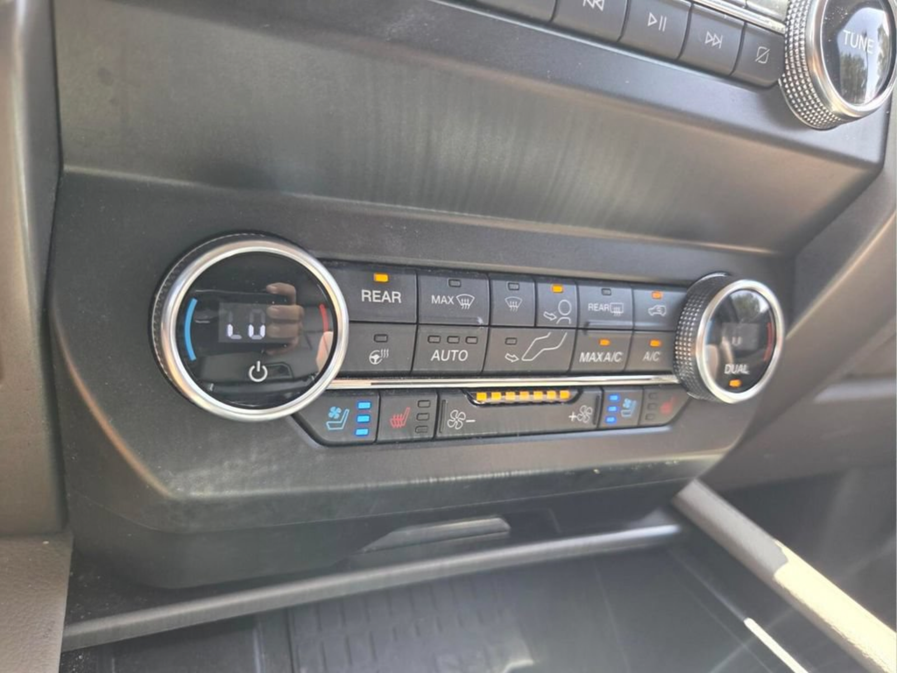 Used 2019 Ford Expedition XLT w/ Equipment Group 202A RWD image 29