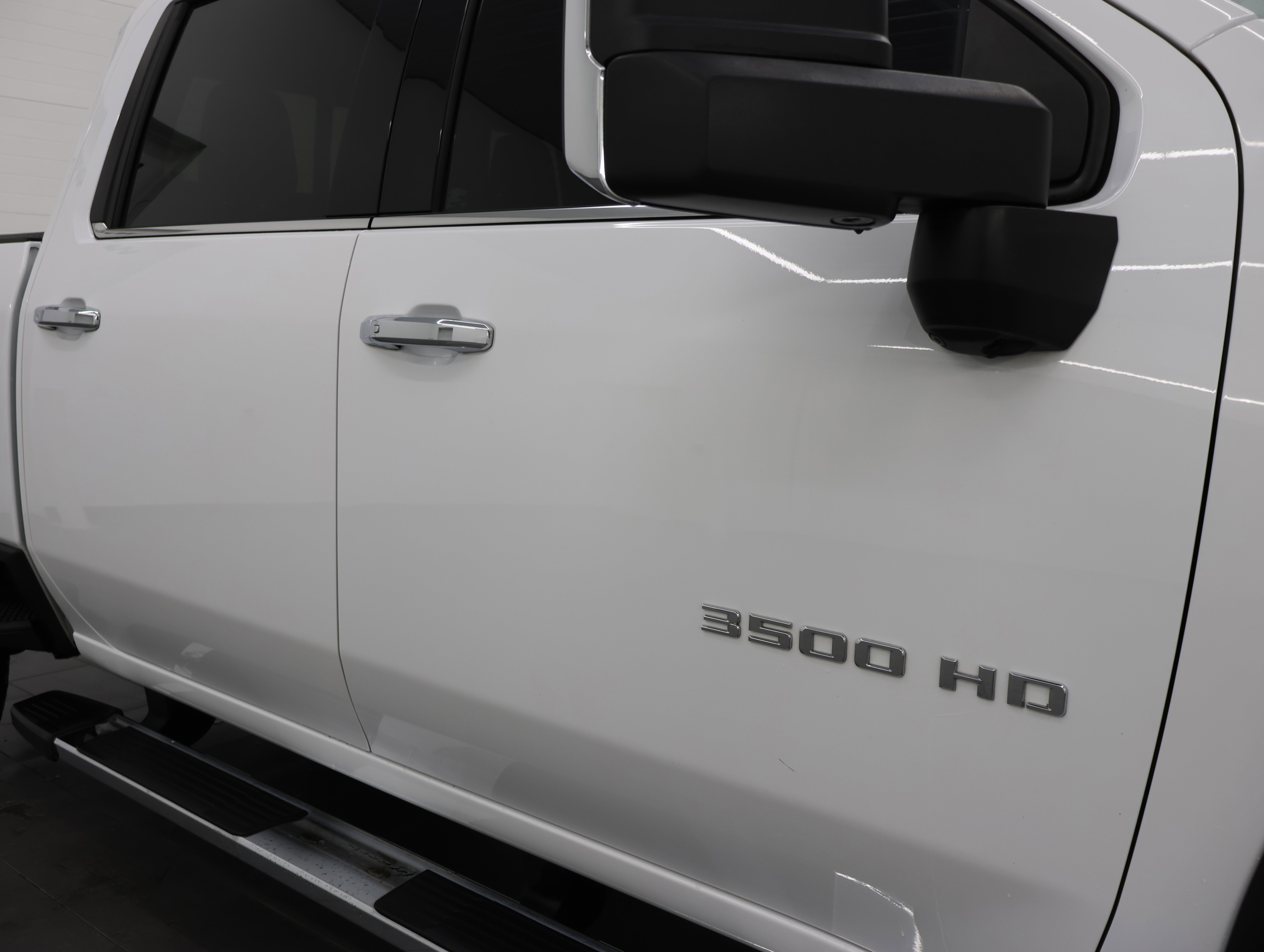 Used 2022 Chevrolet Silverado 3500 High Country w/ Safety Package II AWD/4WD image 30