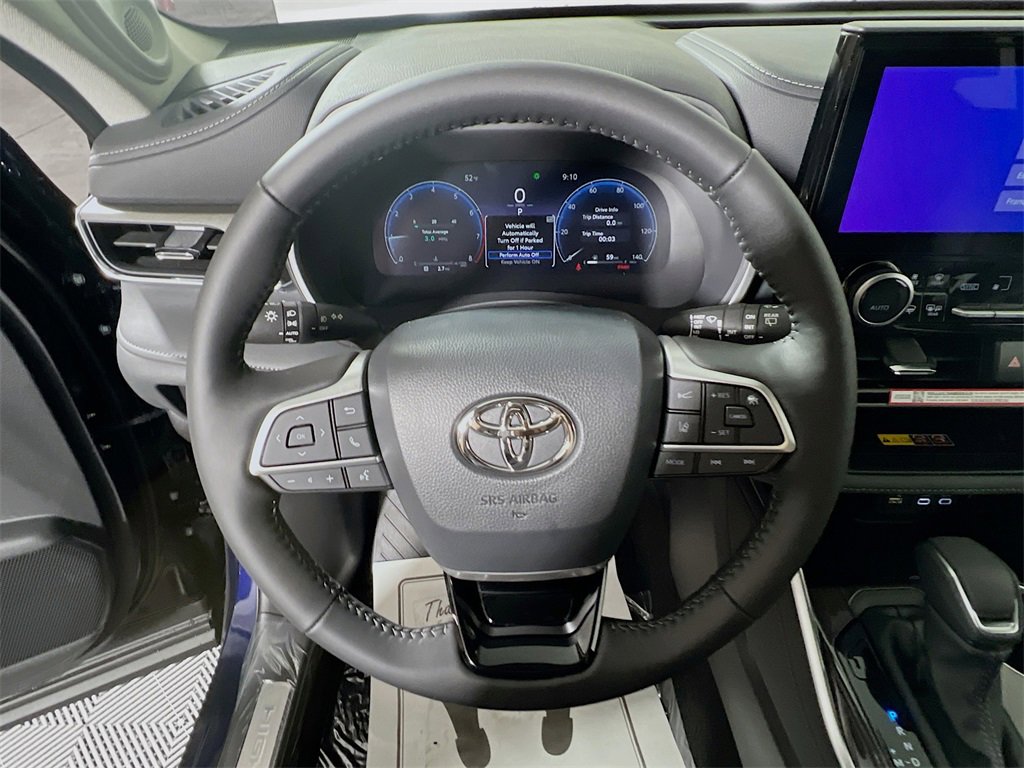 New 2026 Toyota Highlander Limited image 11