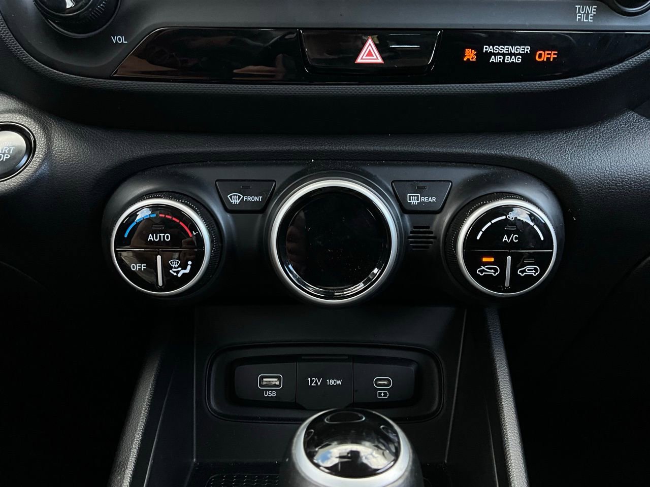Used 2025 Hyundai Venue SEL image 27