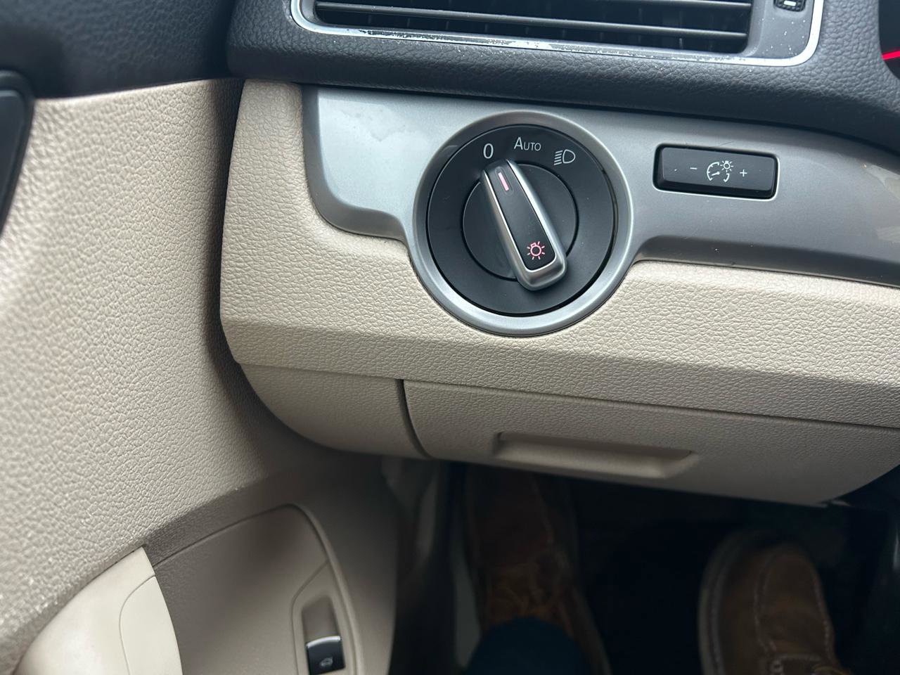 Used 2014 Volkswagen Passat 1.8T Wolfsburg Edition image 22