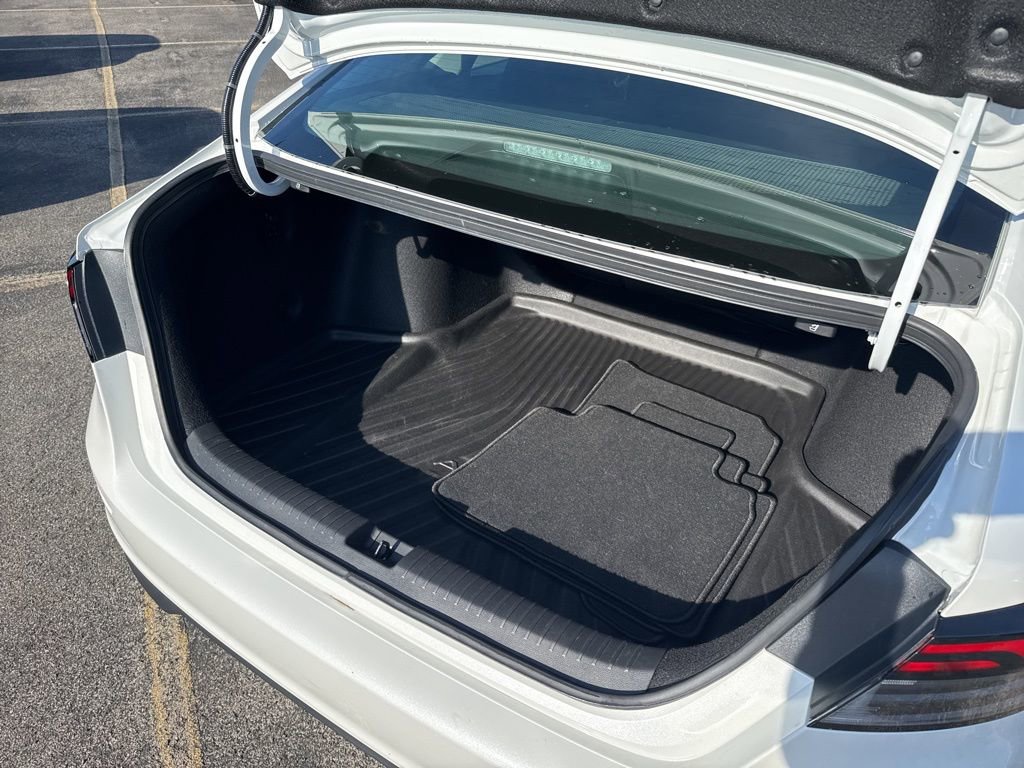 Certified 2023 Honda Accord EX image 17