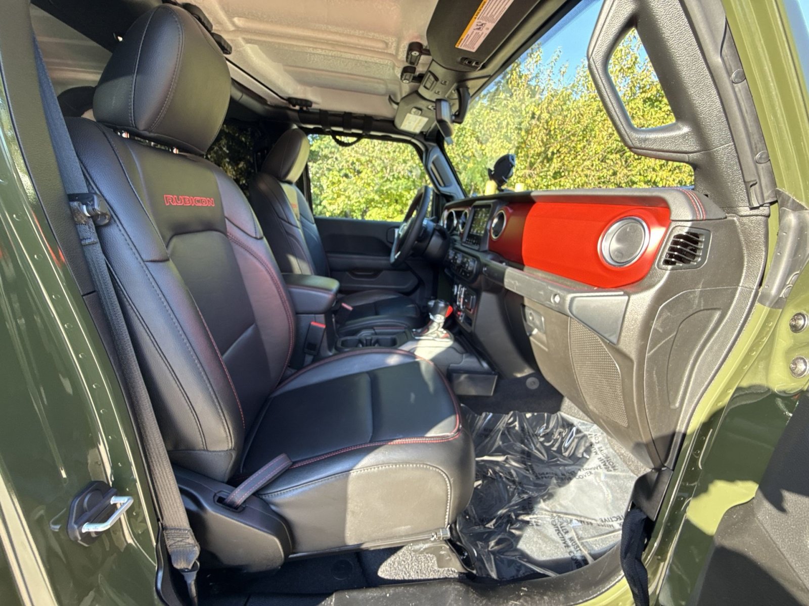 Used 2023 Jeep Gladiator Rubicon w/ LED Lighting Group AWD/4WD image 35