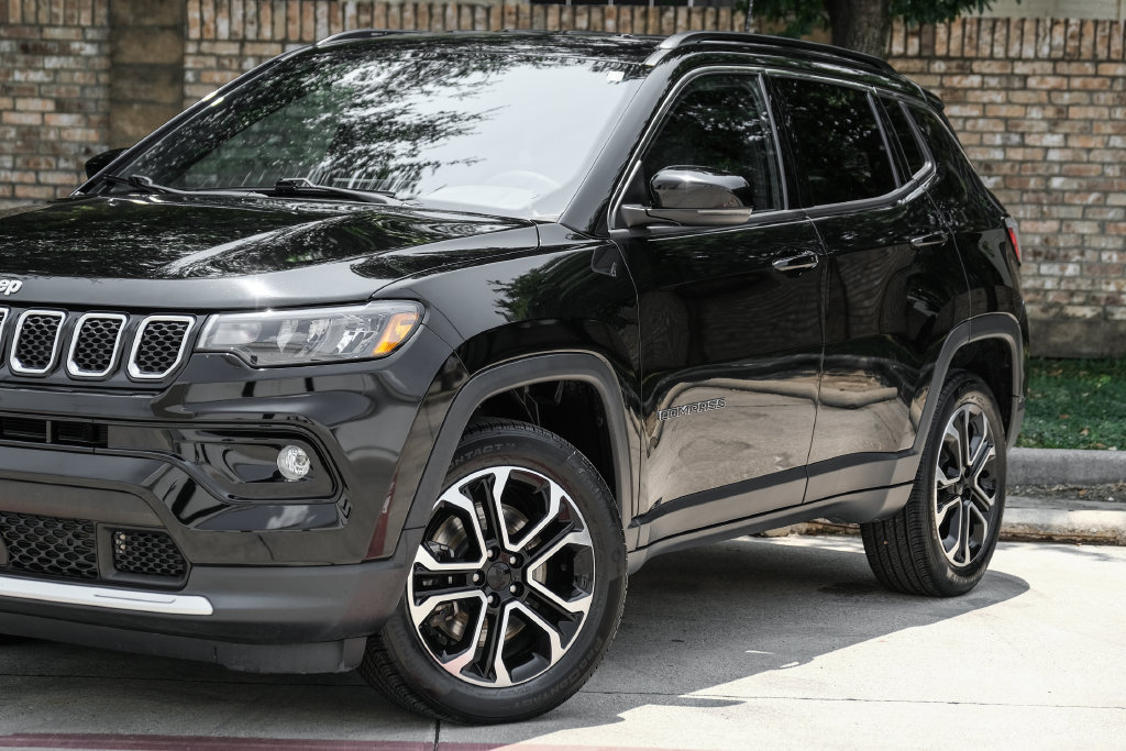 Used 2023 Jeep Compass Limited AWD/4WD image 13