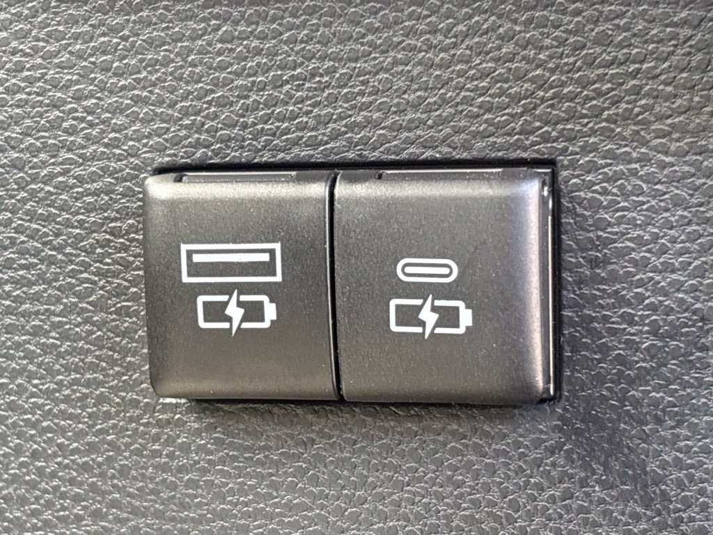 Used 2023 Toyota Tundra Limited w/ Power Package RWD image 14