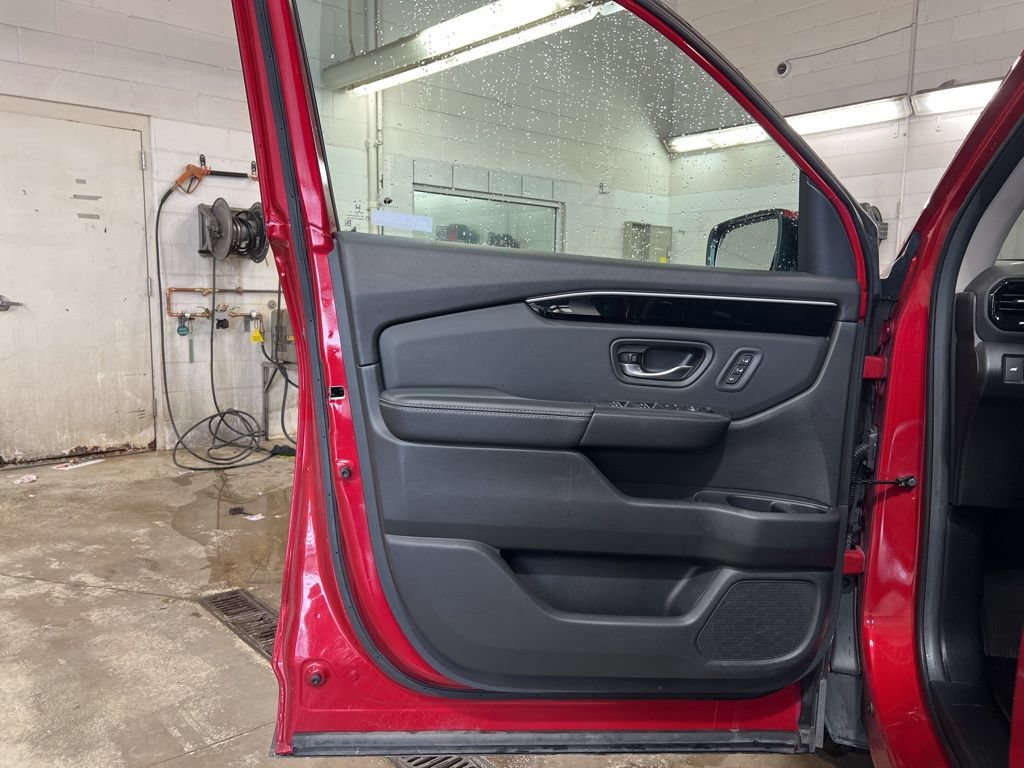 Used 2024 Honda Pilot EX-L image 11