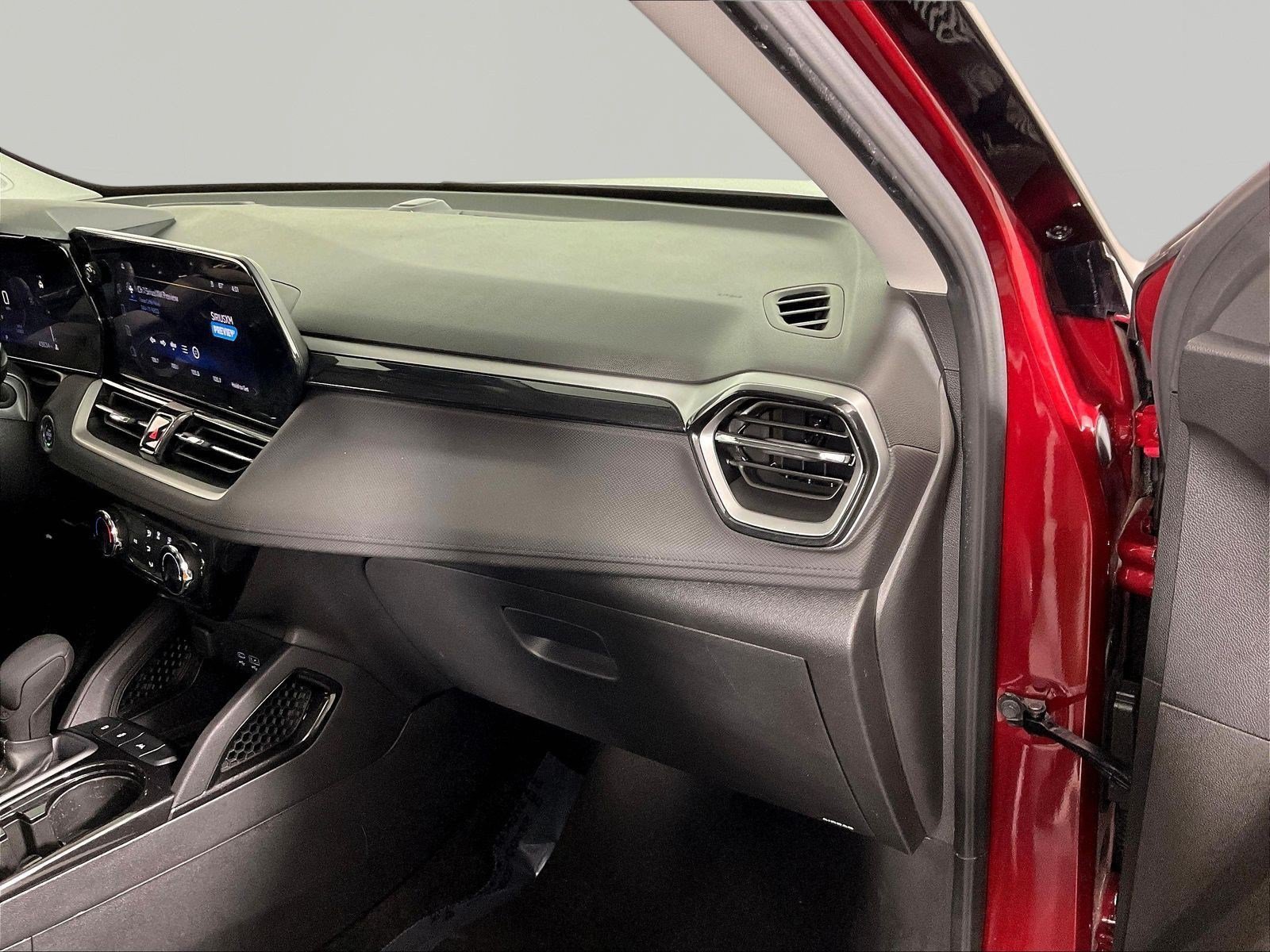 Used 2025 Chevrolet TrailBlazer LT FWD image 25