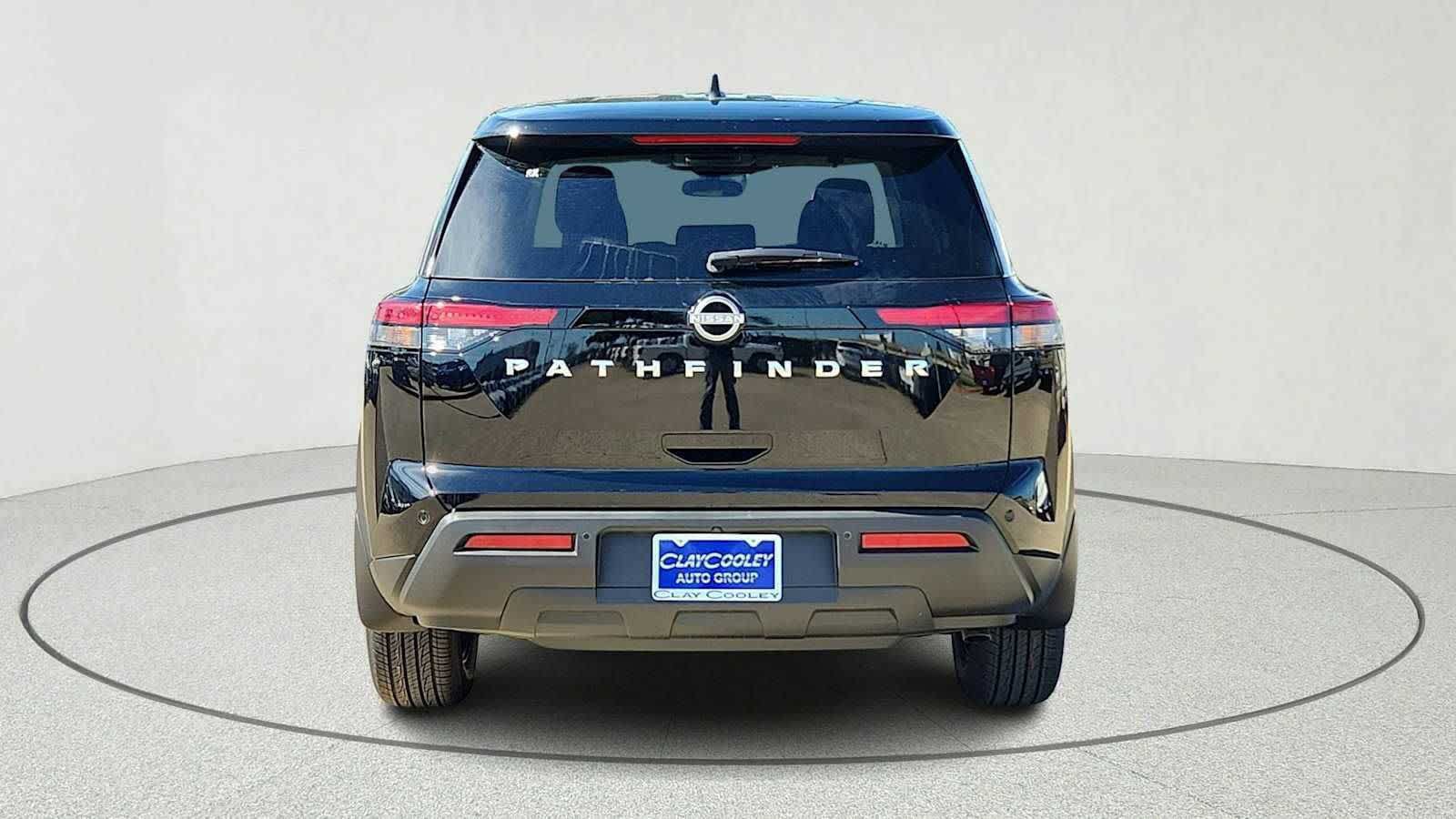 Used 2024 Nissan Pathfinder S FWD image 7