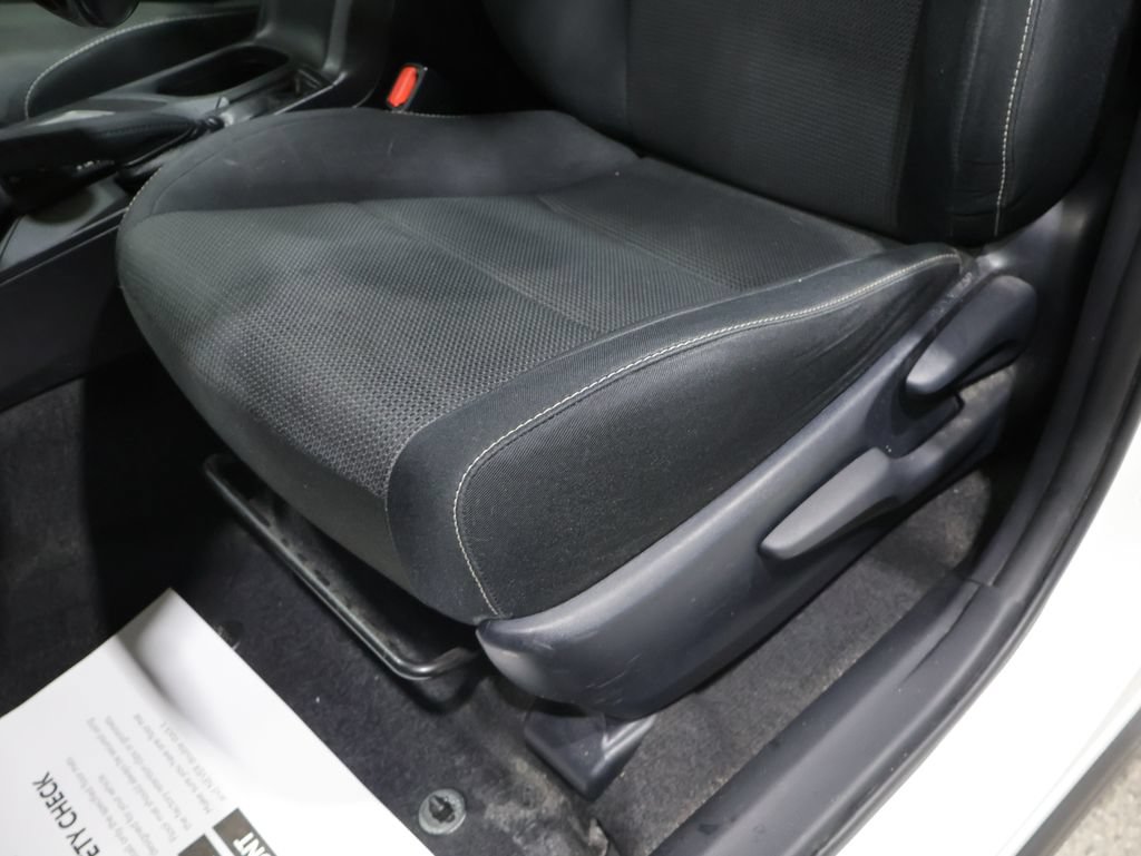 Used 2017 Toyota RAV4 XLE AWD/4WD image 12