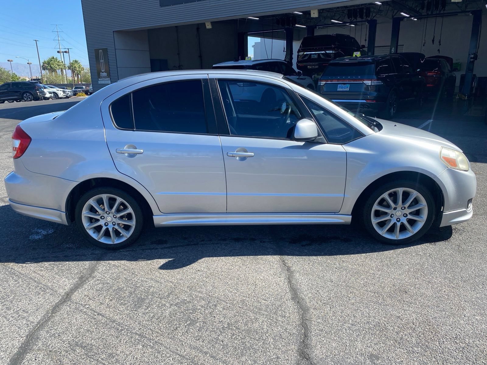 Used 2011 Suzuki SX4 Sport SE FWD image 4
