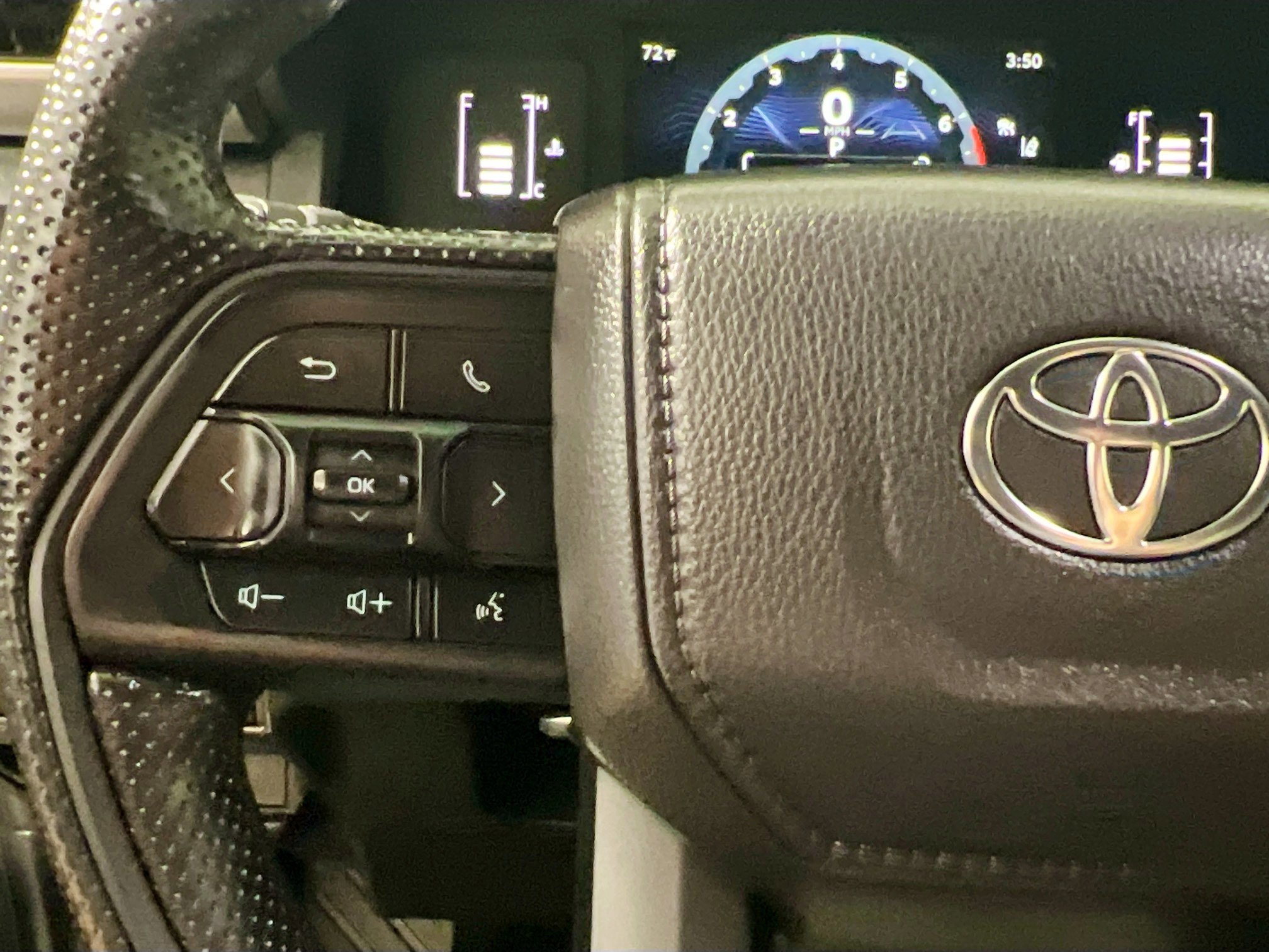 Used 2026 Toyota Tacoma SR5 RWD image 18