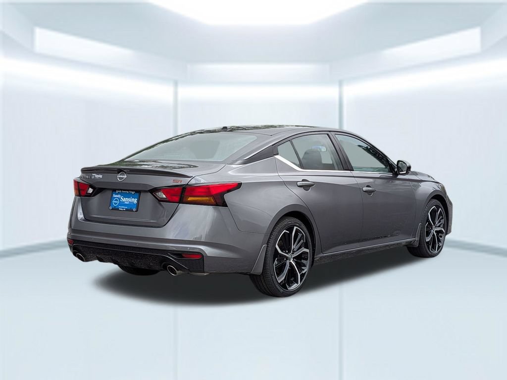New 2026 Nissan Altima 2.5 SR w/ SR Premium Package FWD image 7