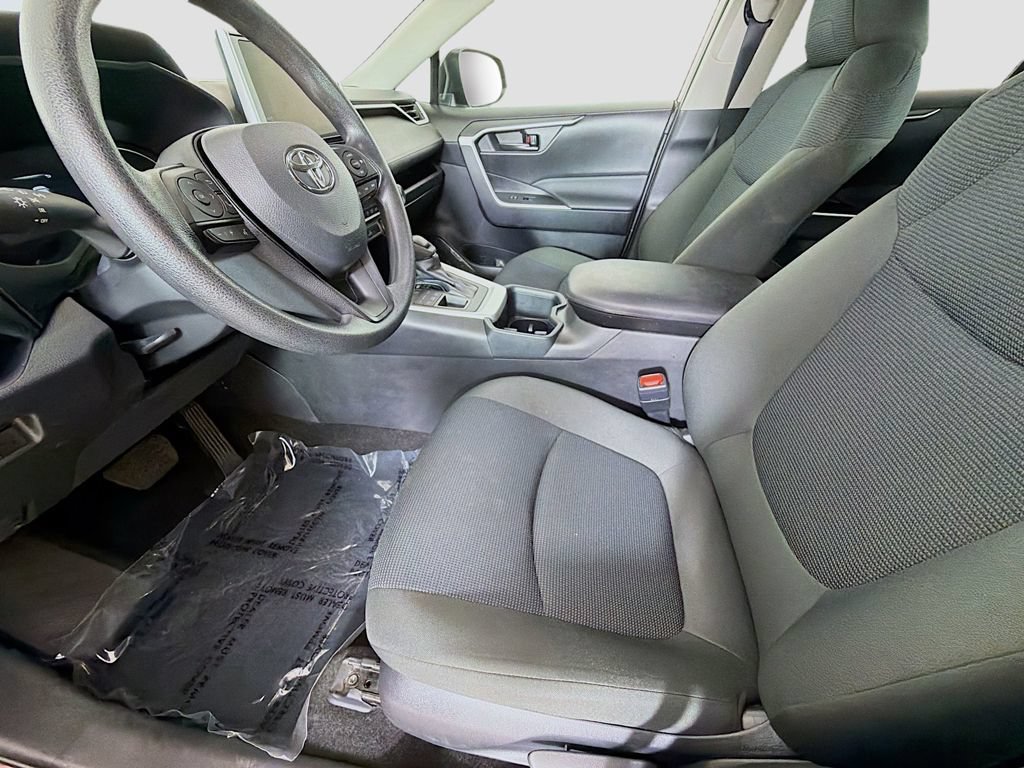 Used 2025 Toyota RAV4 LE AWD/4WD image 19