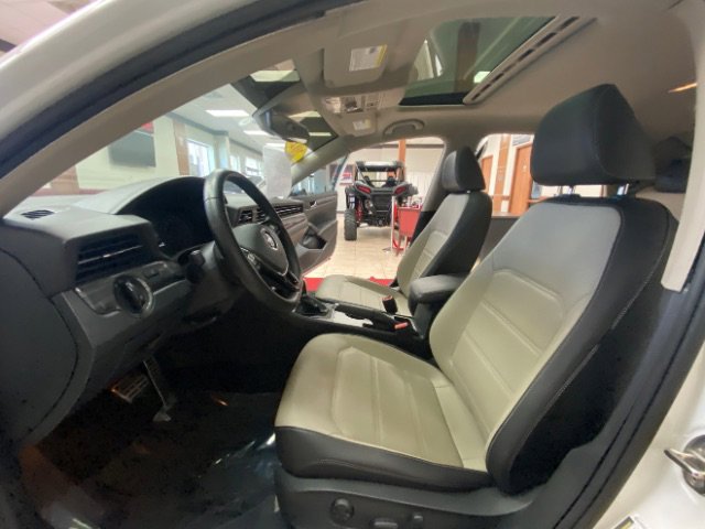 Used 2020 Volkswagen Passat 2.0T R-Line image 15